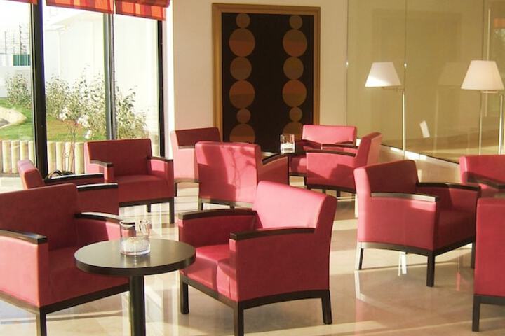 Entrance & Lobby