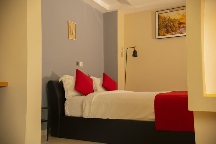 Room 15 of 109
