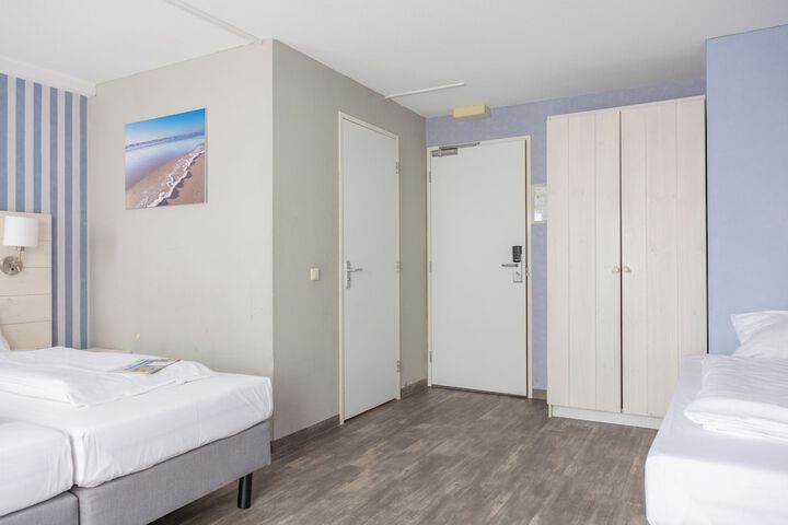 Room 13 of 44