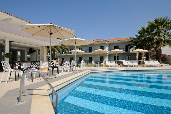 Hotel Pool