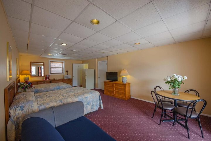 Room 11 of 25