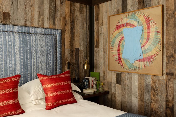Room 4 of 42
