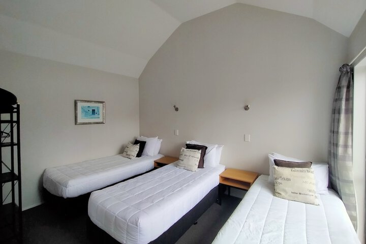 Room 8 of 27