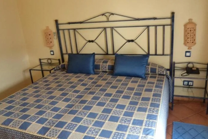 Room 4 of 19