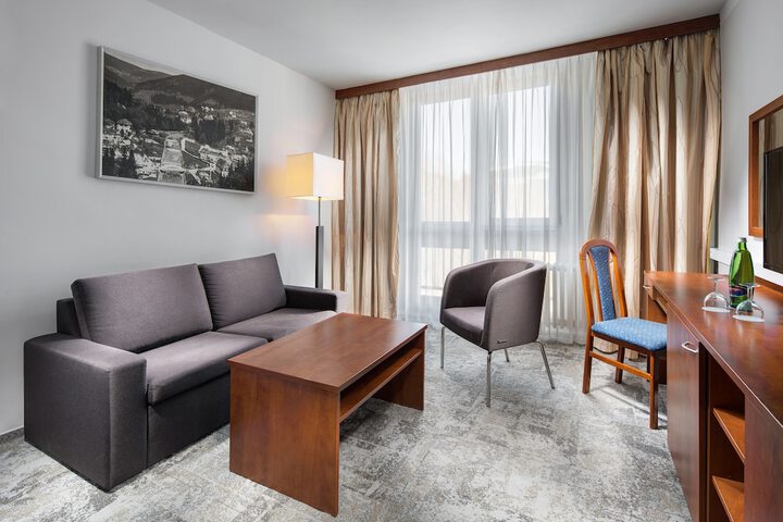 Room 6 of 45