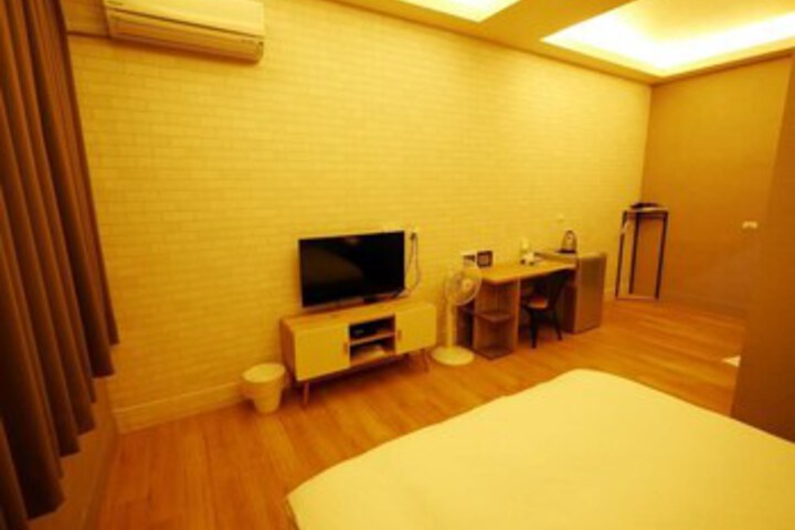Room 19 of 32