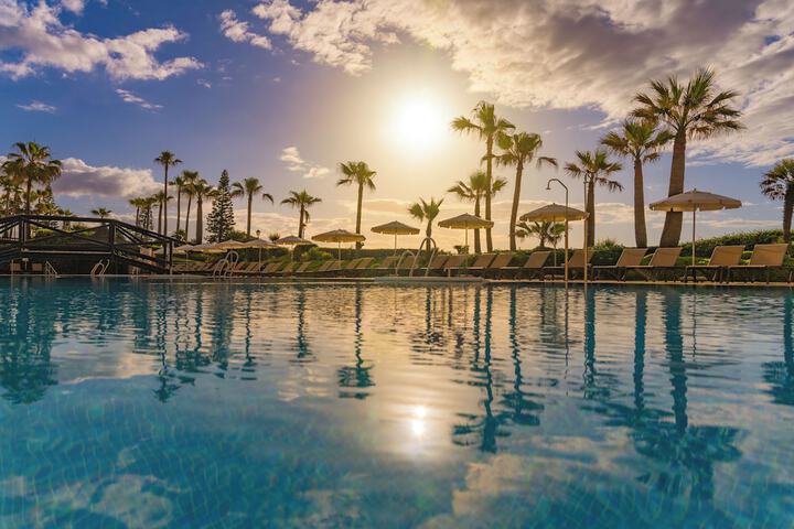 Pool Hotel