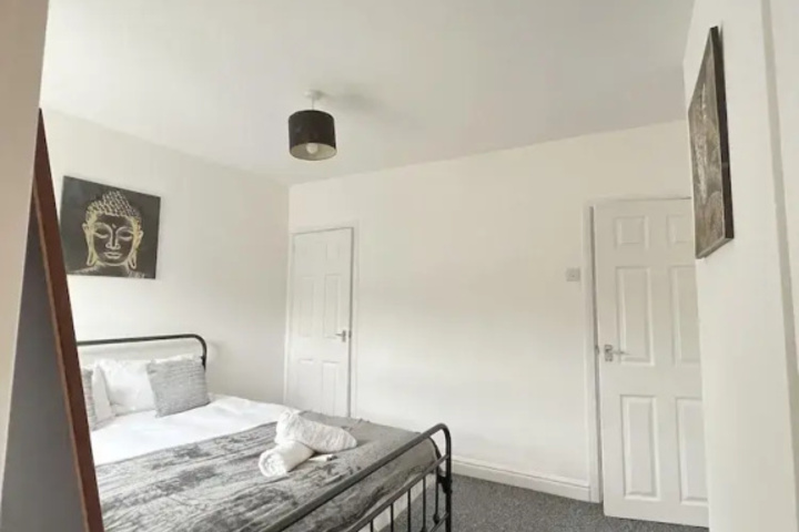 Room 2 of 12