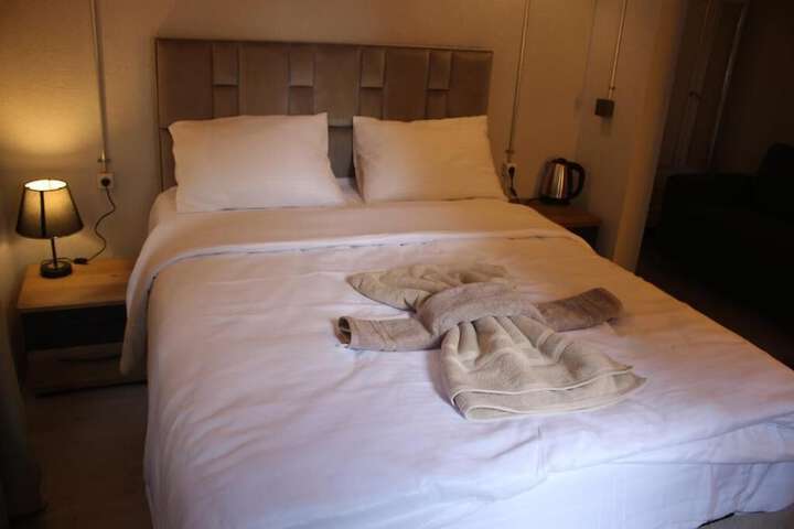 Room 4 of 20