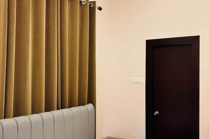 Room 29 of 77