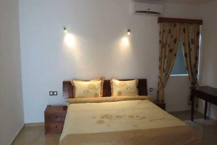 Room 5 of 12