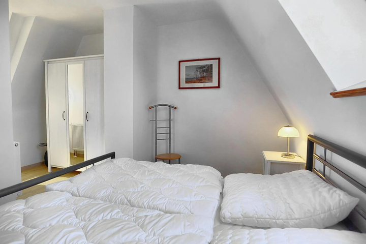 Room 3 of 9