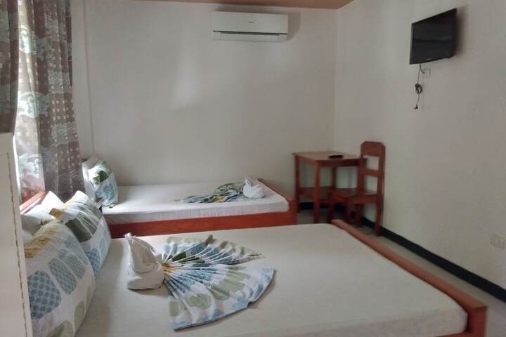 Room 11 of 36