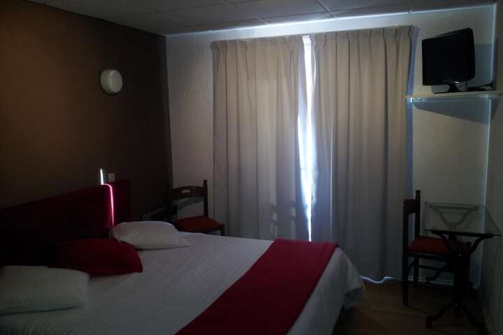 Room 9 of 19