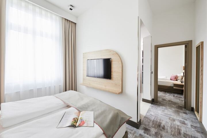 Room 14 of 39