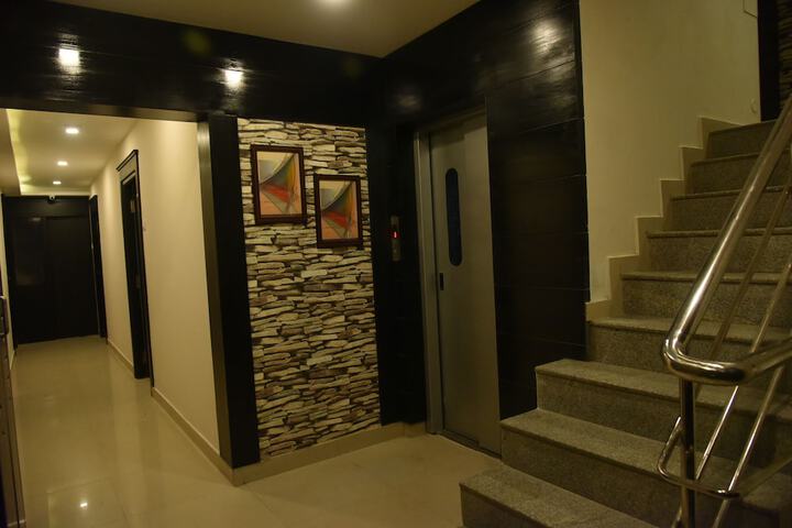 Room 12 of 33