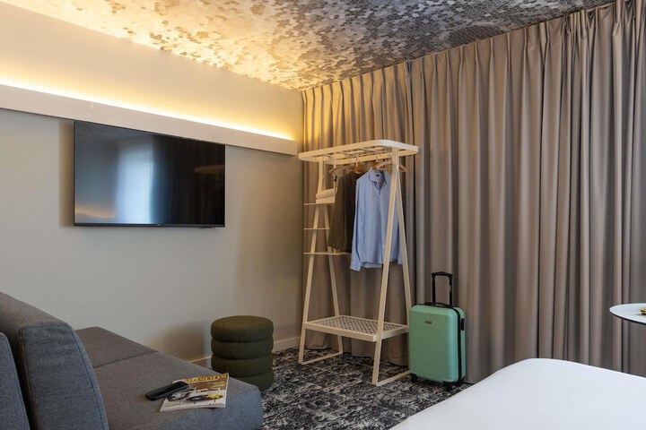 Room 9 of 57