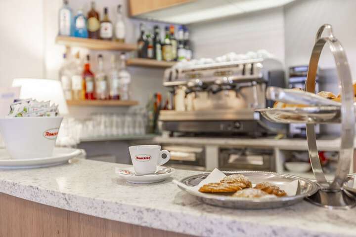Breakfast/Coffee Service 21 of 28