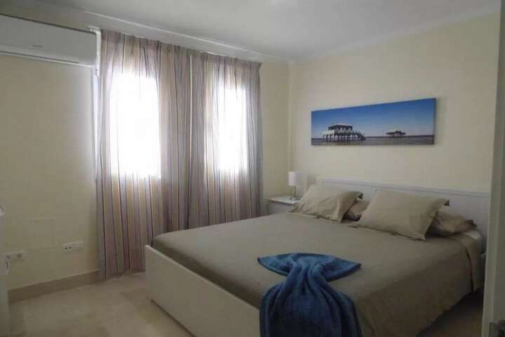 Room 2 of 20