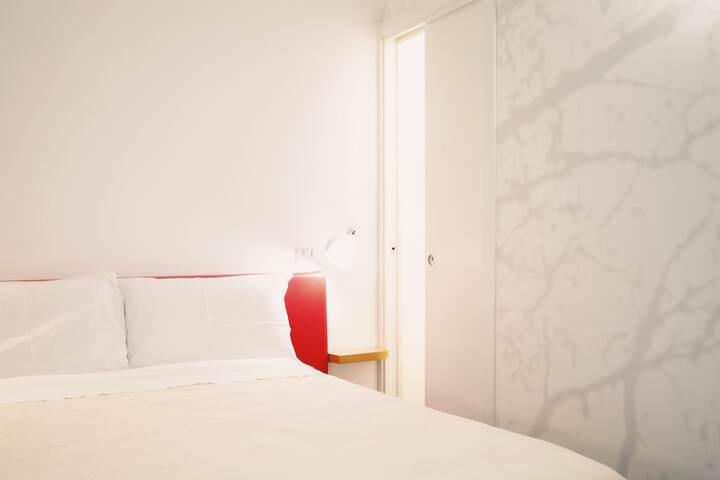 Room 28 of 89