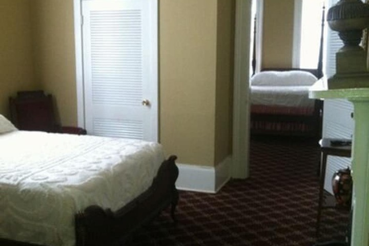 Room 22 of 49