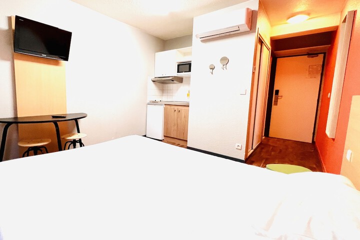 Room 6 of 55