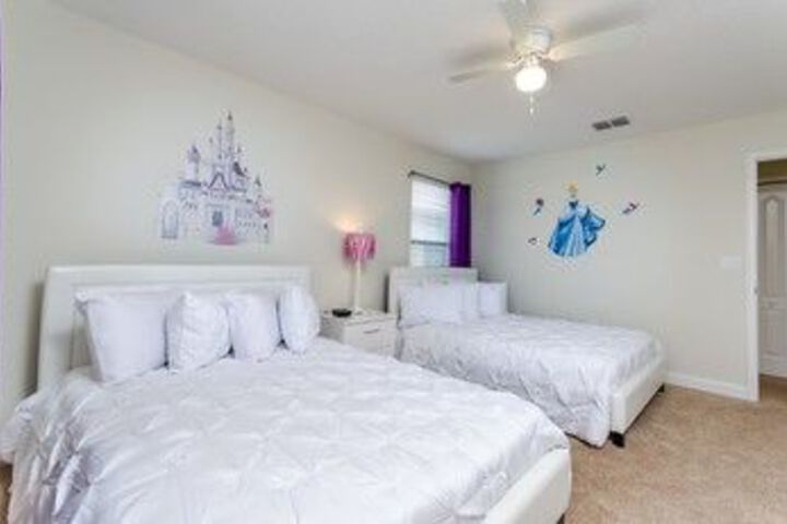Room 8 of 28