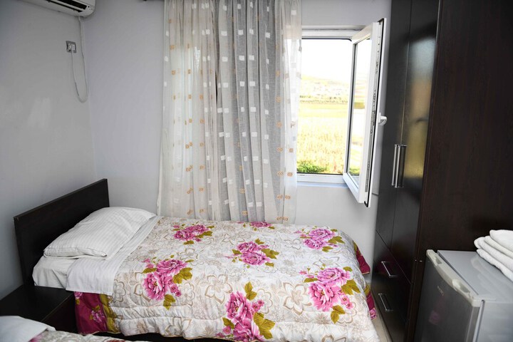 Room 12 of 32