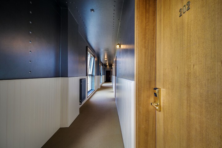 Ballroom/Hall 64 of 76