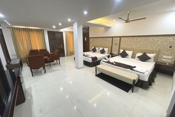 Room 6 of 29