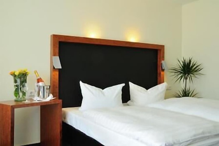 Room 3 of 29