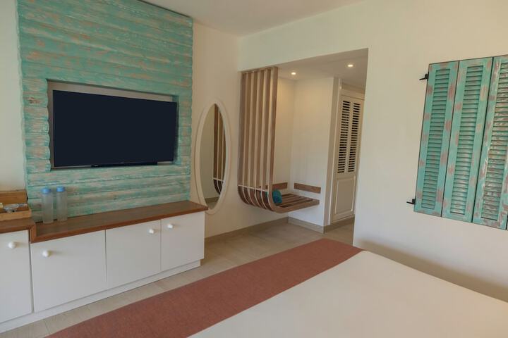 Room 25 of 131