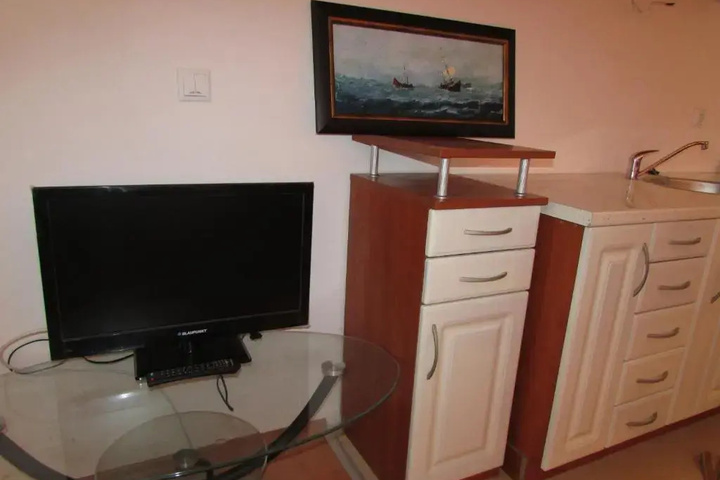Room 2 of 16