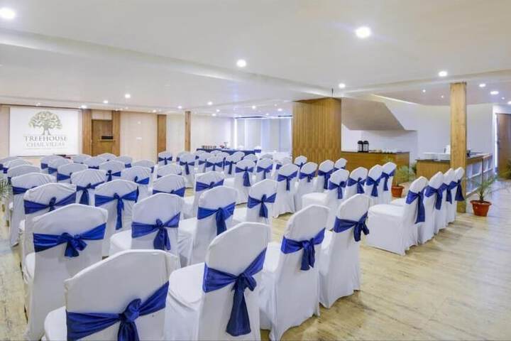 Ballroom/Hall 31 of 44