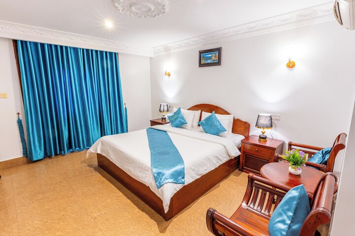 Room 2 of 53