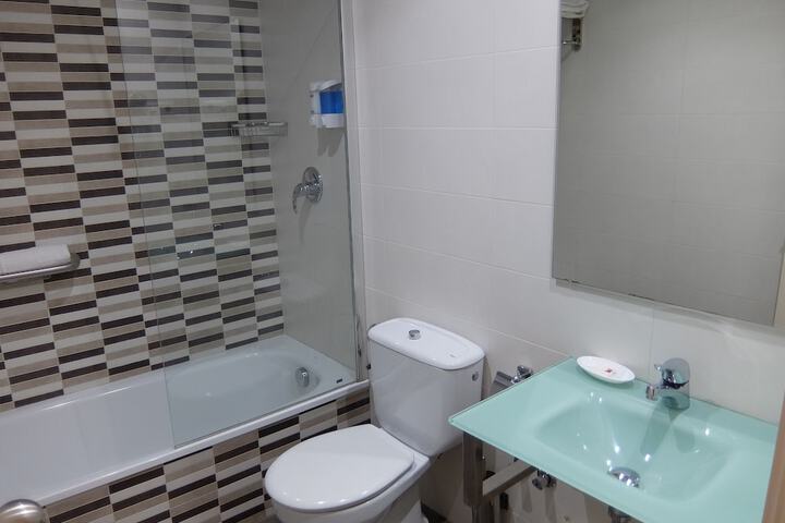 Room 14 of 18