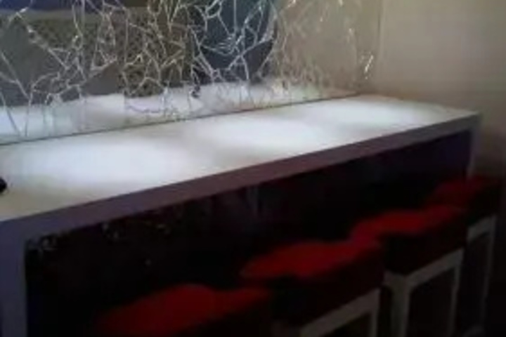 Room 6 of 8