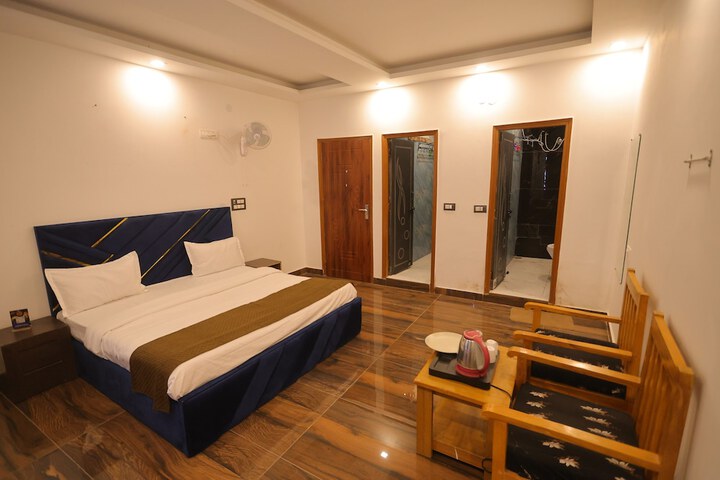 Room 7 of 28