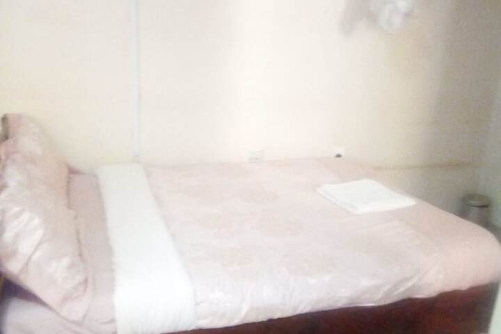 Room 5 of 12