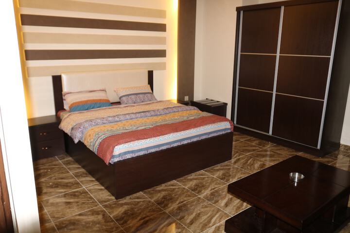 Room 9 of 33