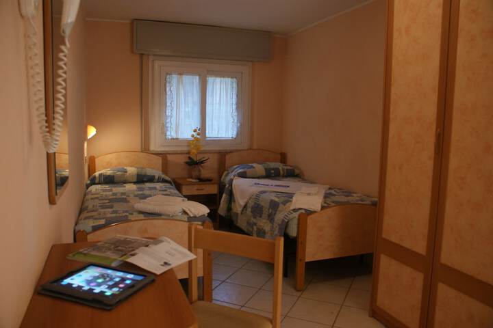 Room 5 of 64