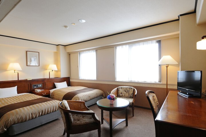 Room 9 of 122