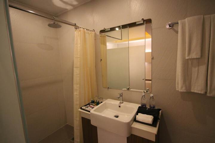 Room 32 of 51
