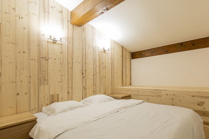 Room 12 of 79