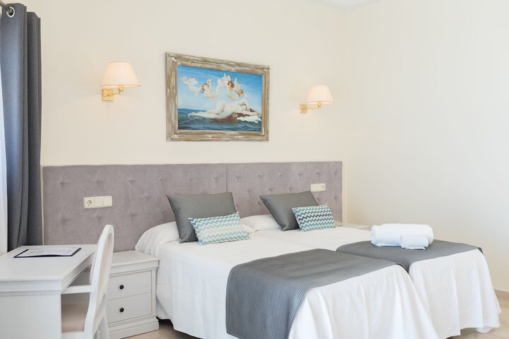 Room 4 of 70