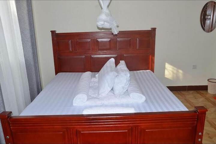 Room 5 of 17