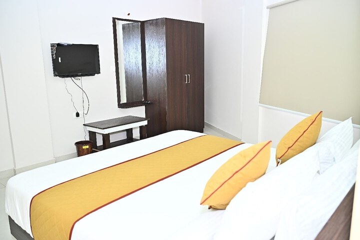 Room 8 of 19