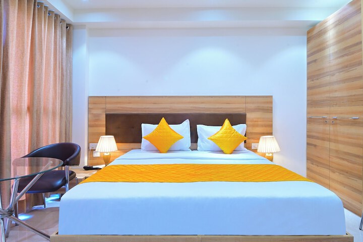 Room 13 of 23