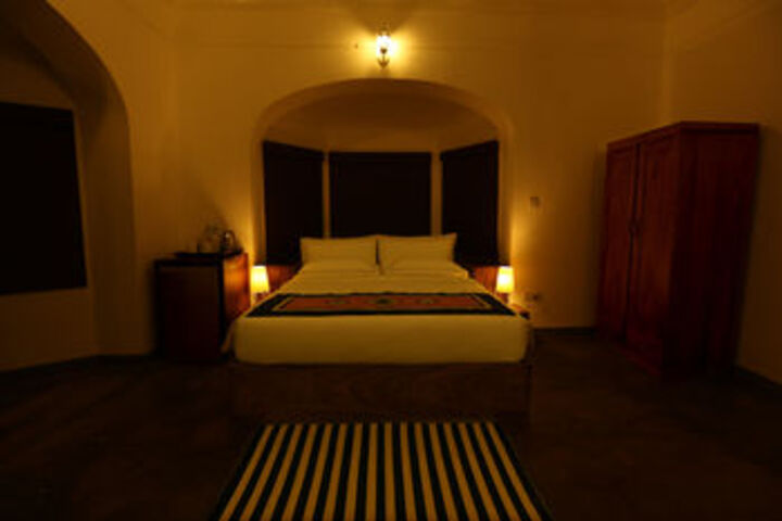 Room 10 of 31