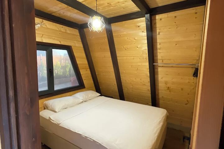 Room 2 of 34